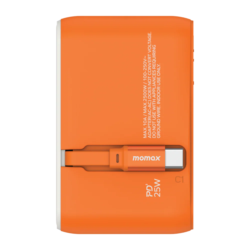 محول السفر العالمي من موماكس بقوة 25 واط مع كابل USB-C قابل للسحب